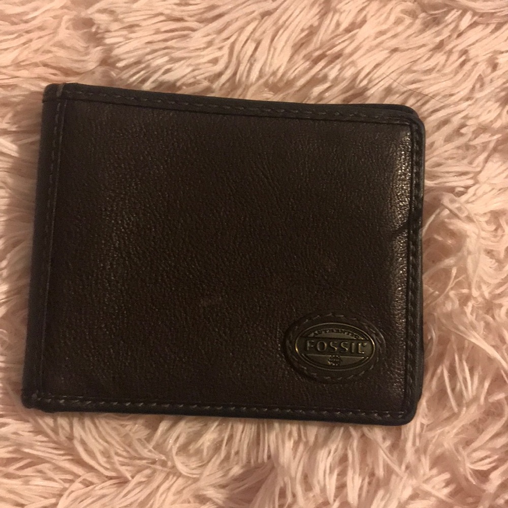 Fossil men’s wallet